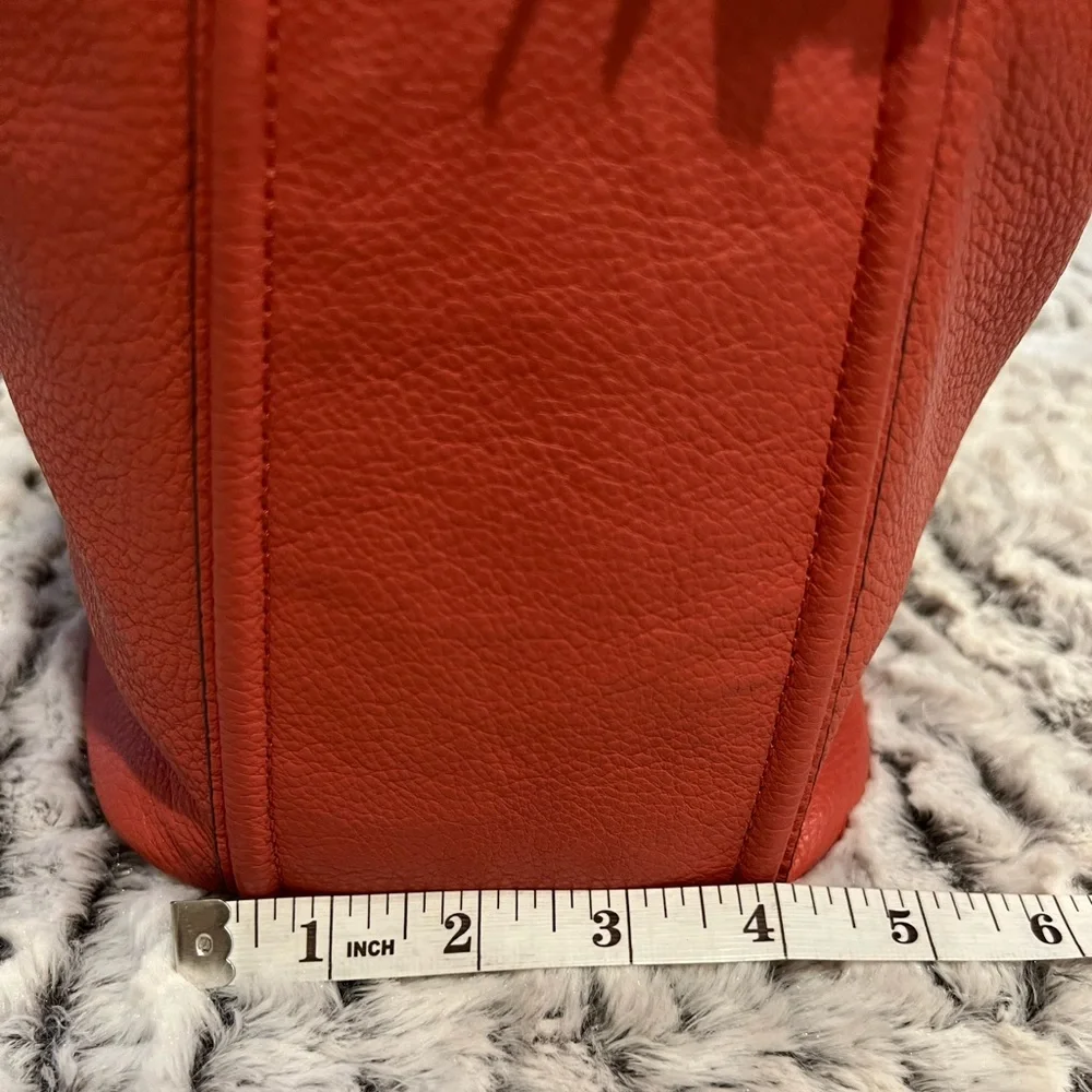 Coach Avery Sienna Soft Pebble Leather Large Hobo bag